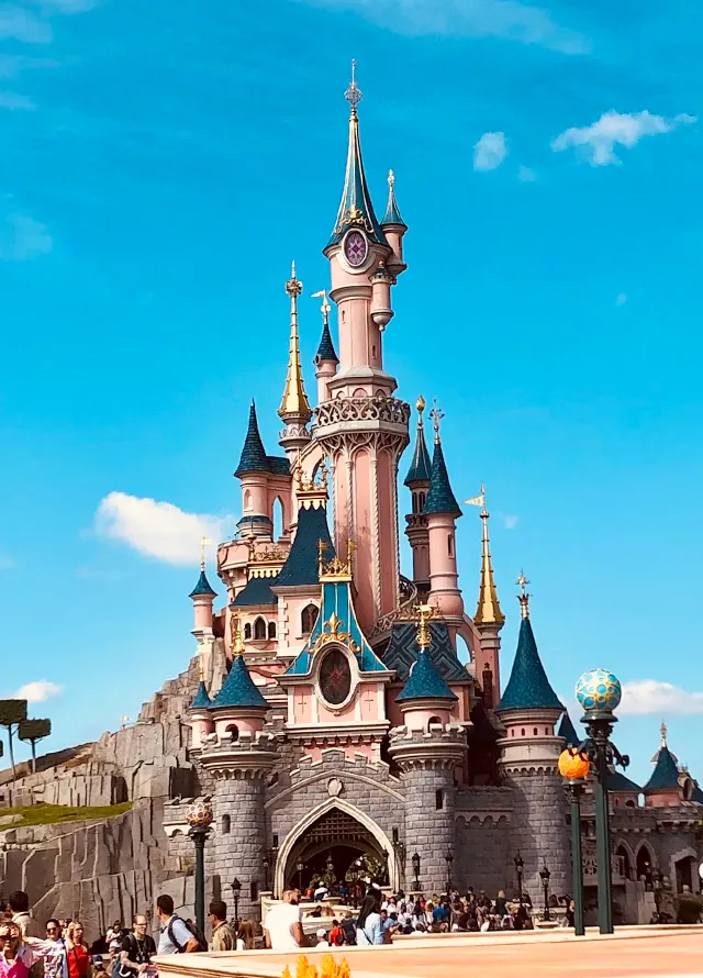 theme park marketing company